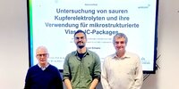 Gratulation an den (ehemaligen) ZVO-Stipendiaten Mahyar Emami (Mitte)  
