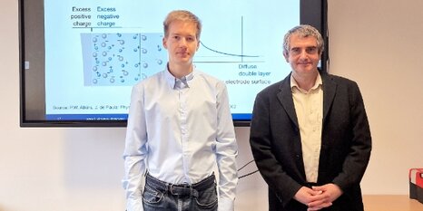 Janos Lörincz (l.) und Professor Dr. Andreas Bund